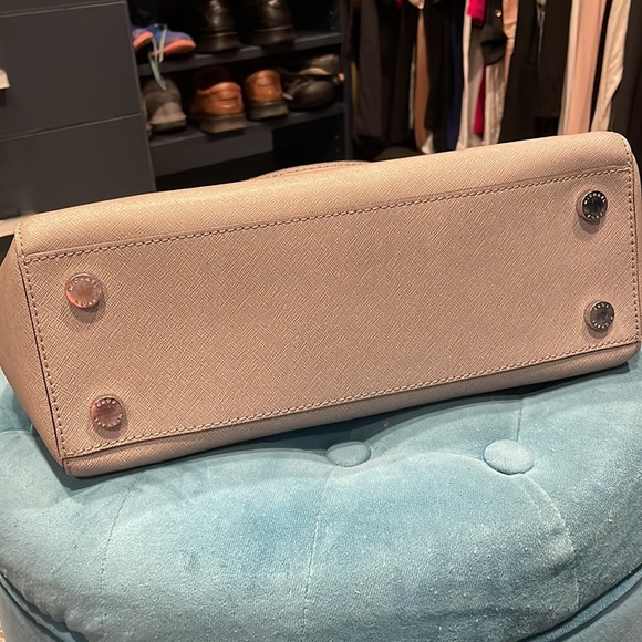 Michael Kors bag - Picture 6 of 8